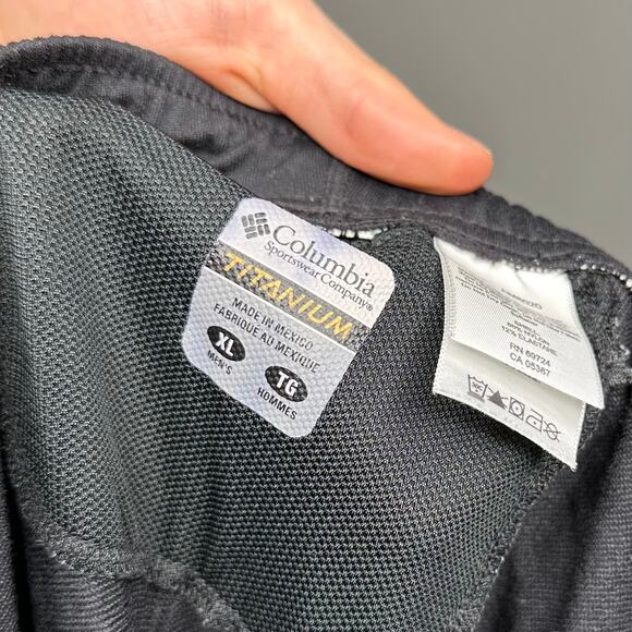 Columbia Sweatpants Jet Black Nylon Relaxed Fit Titanium Series - Picture 4 of 4